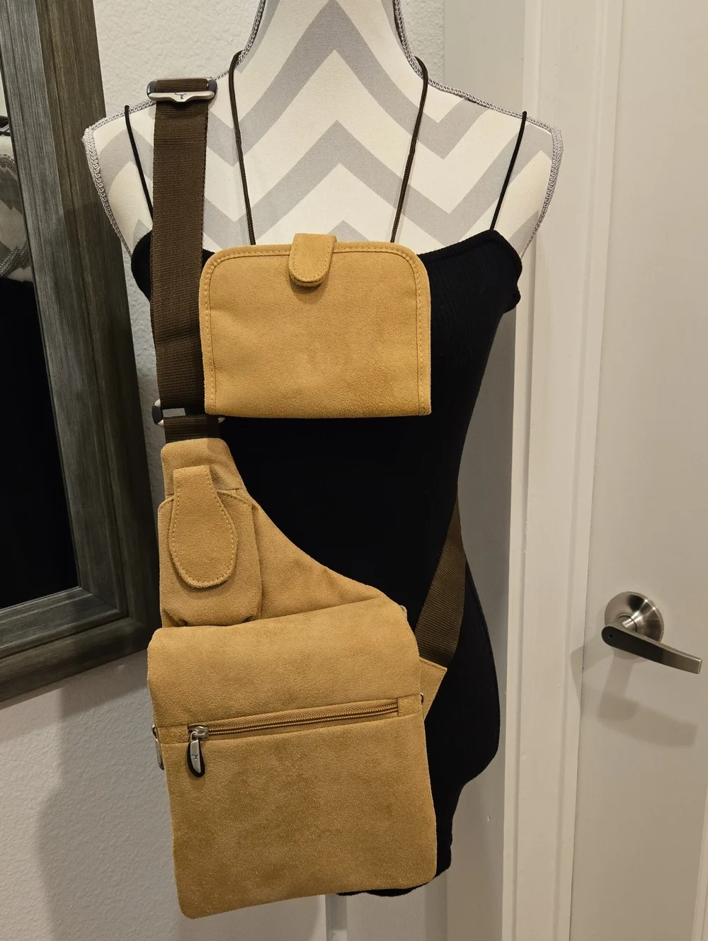 Travelon Multi Fuction Tan Suede Travel Hiking Sightseeing Crossbody Bag NWOT